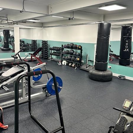 Circa17- Entire Apt, Free Parking, Gym, City Central & Free Netflix Bracknell Kültér fotó