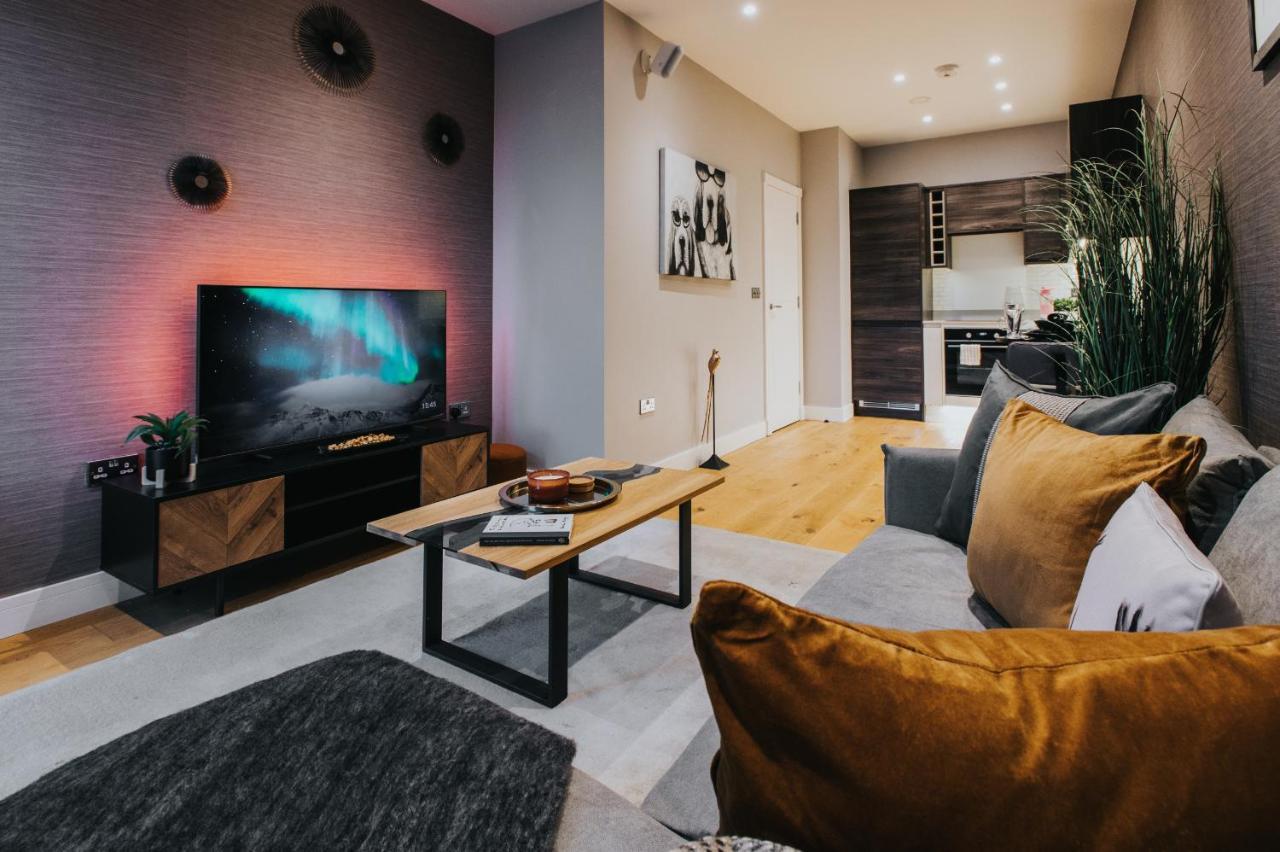 Circa17- Entire Apt, Free Parking, Gym, City Central & Free Netflix Bracknell Kültér fotó