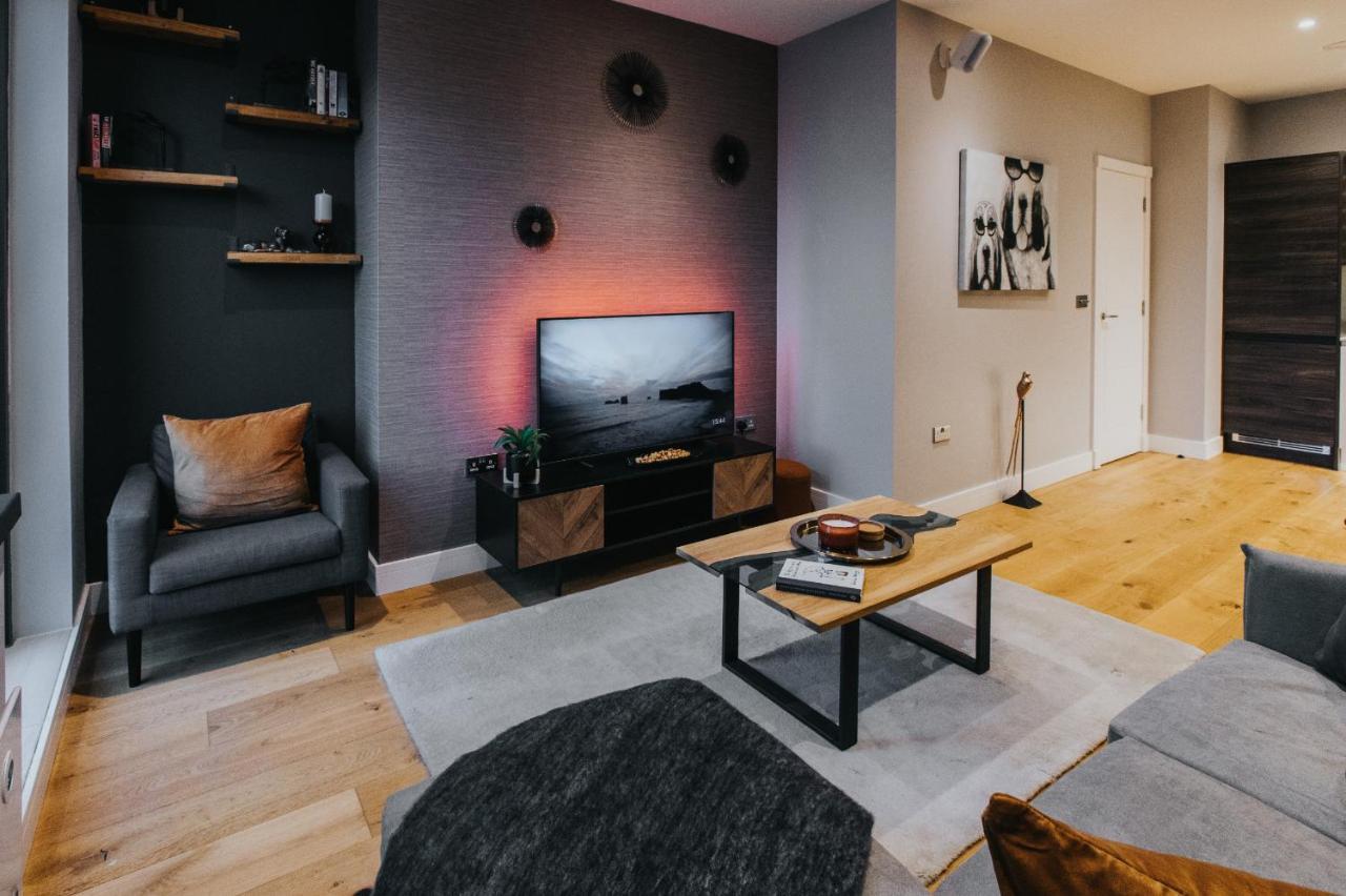 Circa17- Entire Apt, Free Parking, Gym, City Central & Free Netflix Bracknell Kültér fotó